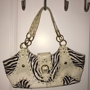 Caché Purse